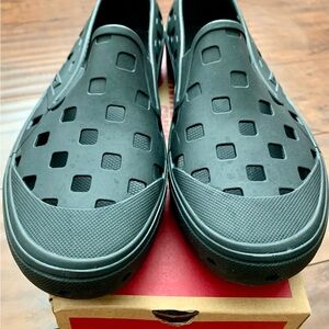 Van’s Trek Slip-on’s